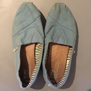 Blue Toms
